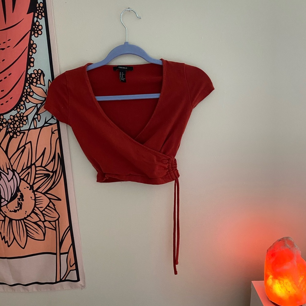 V-neck crop top